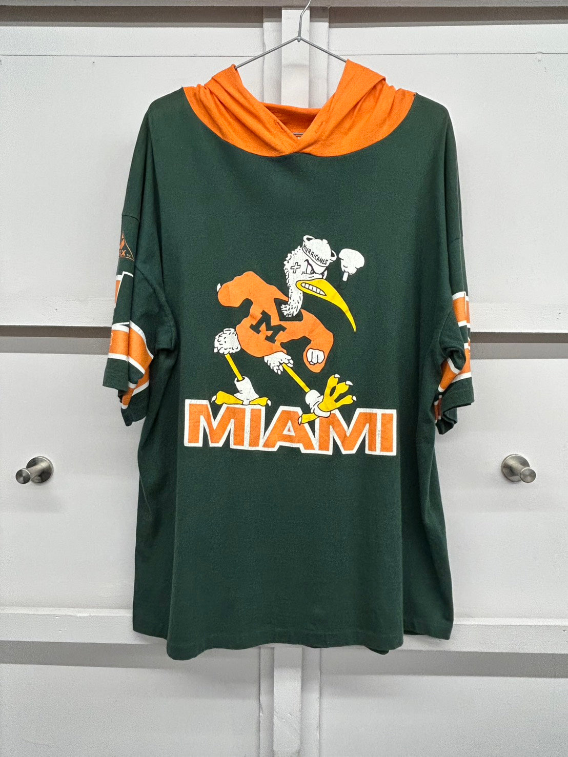 【USED】90s' University of MIAMI HURRICANES カレッジ フード付Tシャツ