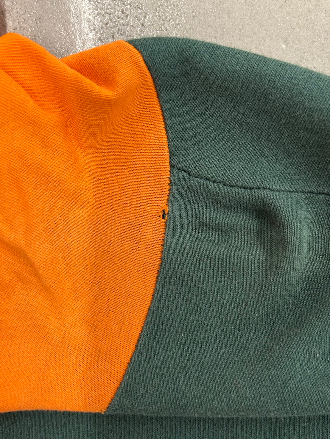 【USED】90s' University of MIAMI HURRICANES カレッジ フード付Tシャツ